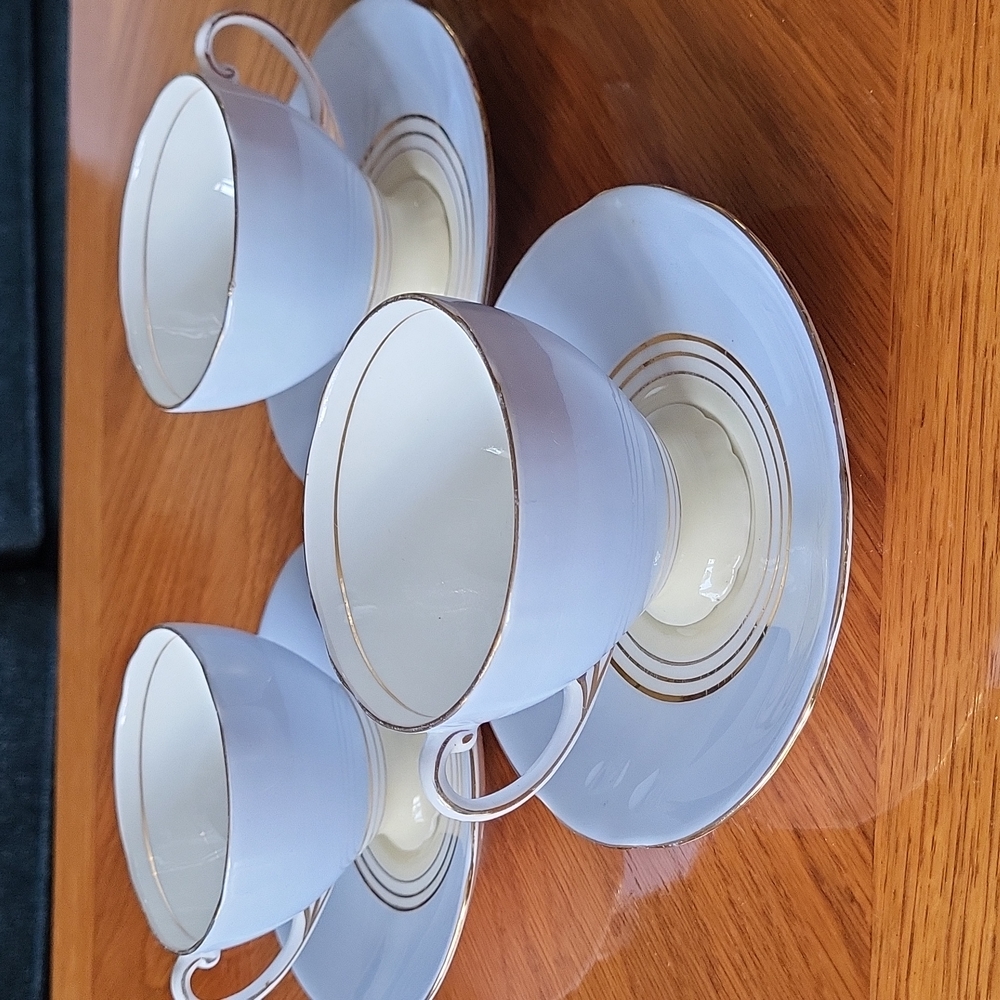 Royal Standard - England - 3 Teacups with Saucers